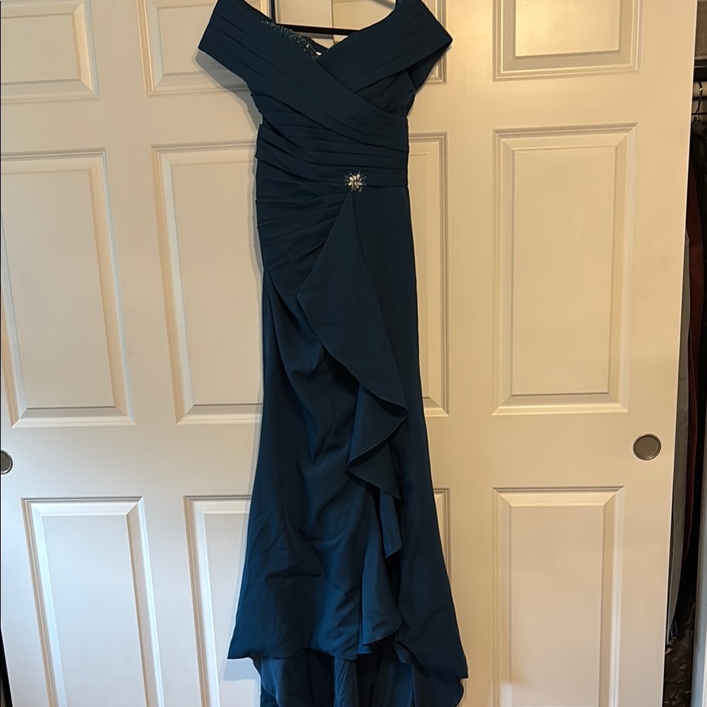 Elegant Blue Evening Gown